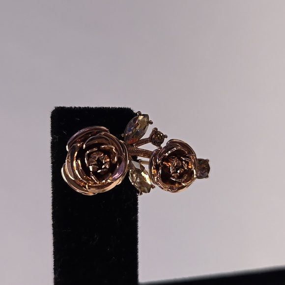 SOLD. Kate Spade Garden Garland Rose Gold Earrings - Picture 4 of 9